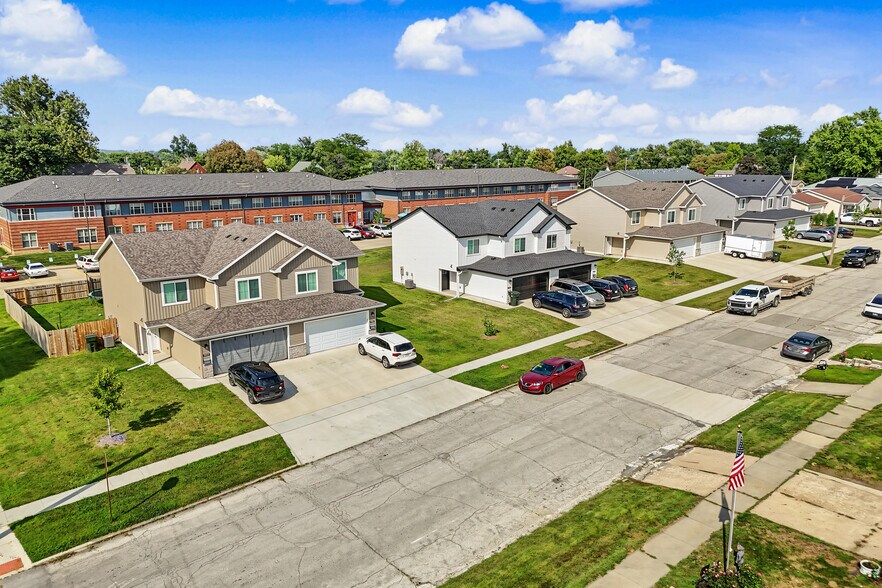 More Photos Of 2018 Otley Ave, Perry Apartments For Sale
