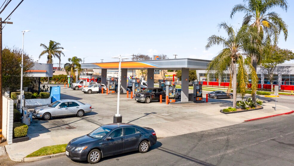 More Photos Of 11515 Atlantic Ave, Lynwood Service Station For Sale