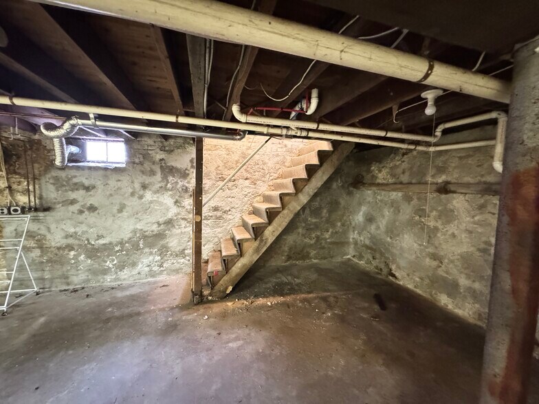 More Photos Of 10 Broadway, North Haven Storefront Retail Office For Lease