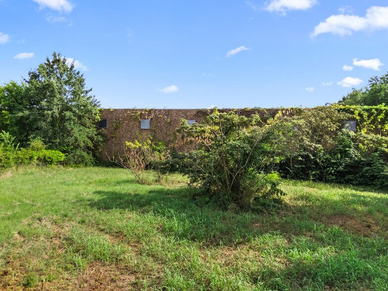 More Photos Of 918 Front St, Tyler Land For Sale