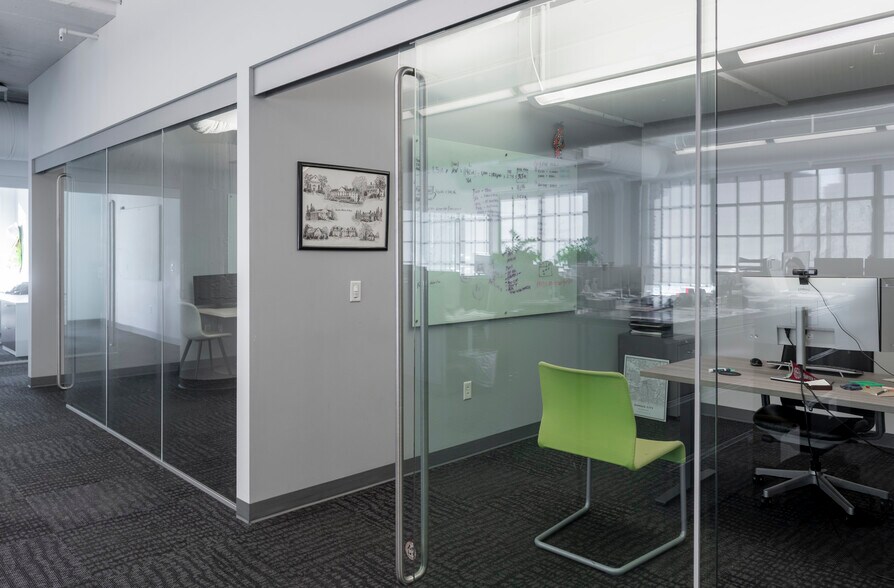More Photos Of 416-422 Admiral Blvd, Kansas City Office For Lease