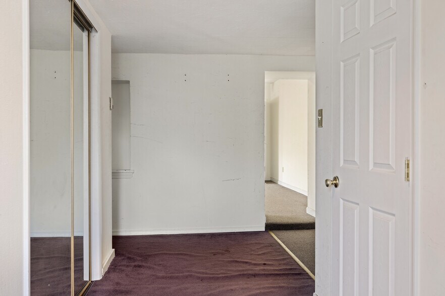 More Photos Of 7026 Ridge Ave, Philadelphia Storefront For Sale