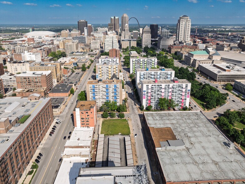 More Photos Of 1700 Olive St, Saint Louis Office For Sale