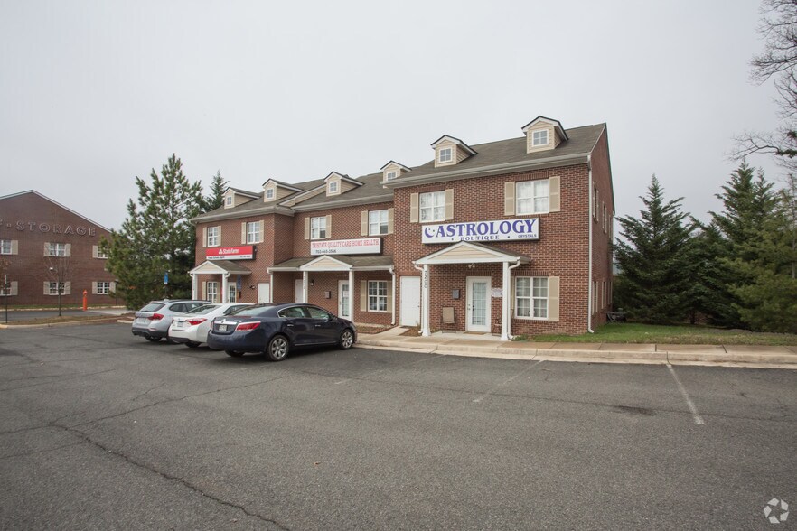 More Photos Of 7200-7204 Fordson Rd, Alexandria Office For Lease
