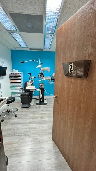 More Photos Of 44215 15th St W, Lancaster Medical For Lease