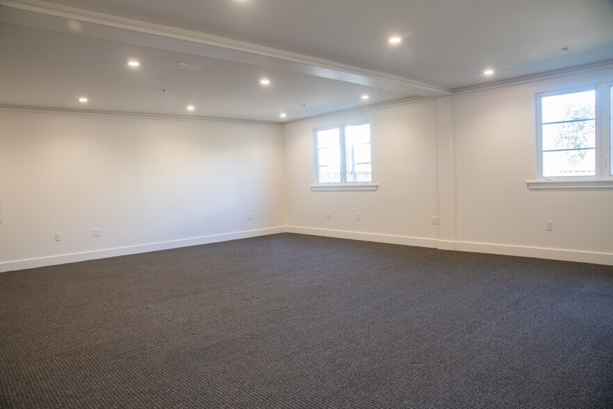 More Photos Of 320-330 Judah St, San Francisco Loft Creative Space For Lease