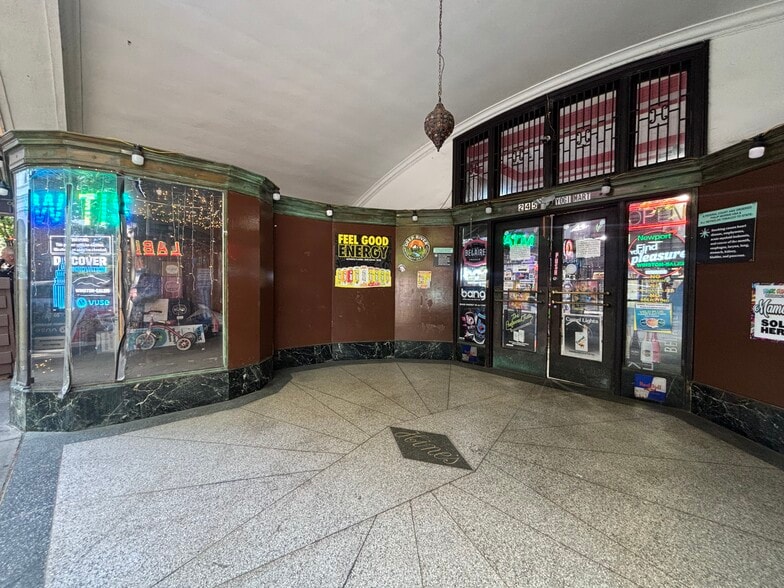 More Photos Of 245 W Fourth St, Winston-Salem Storefront Retail Office For Lease