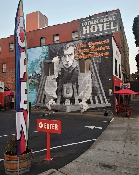 More Photos Of 819 Main St, Cottage Grove Restaurant For Sale