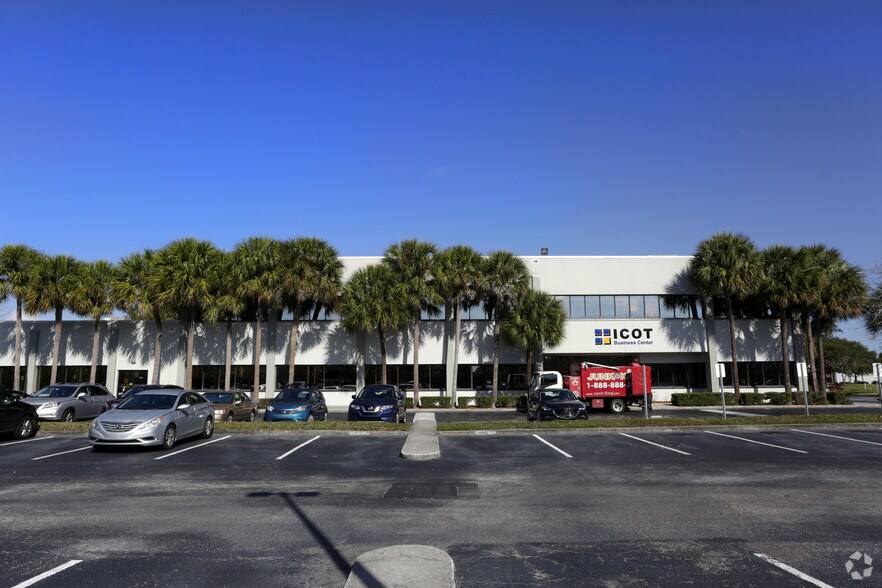 More Photos Of 14100 58th St N, Clearwater Medical For Lease