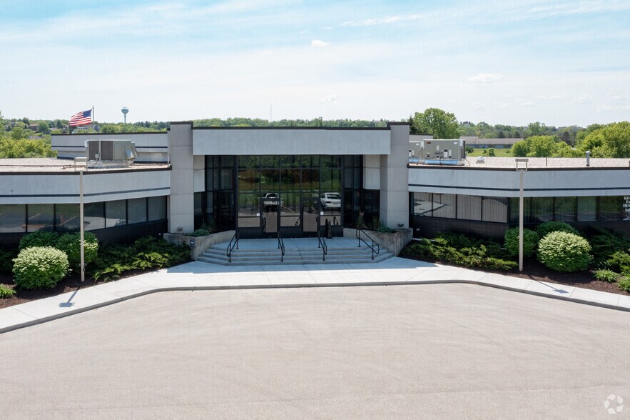 More Photos Of 1507 E Sunset Dr, Waukesha Medical For Sale