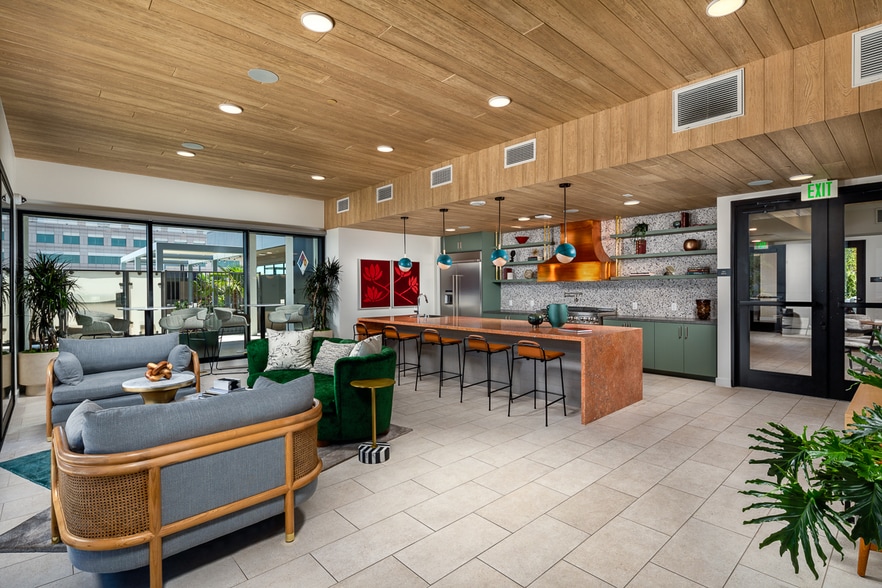 More Photos Of 500 W Broadway, Long Beach Apartments For Lease