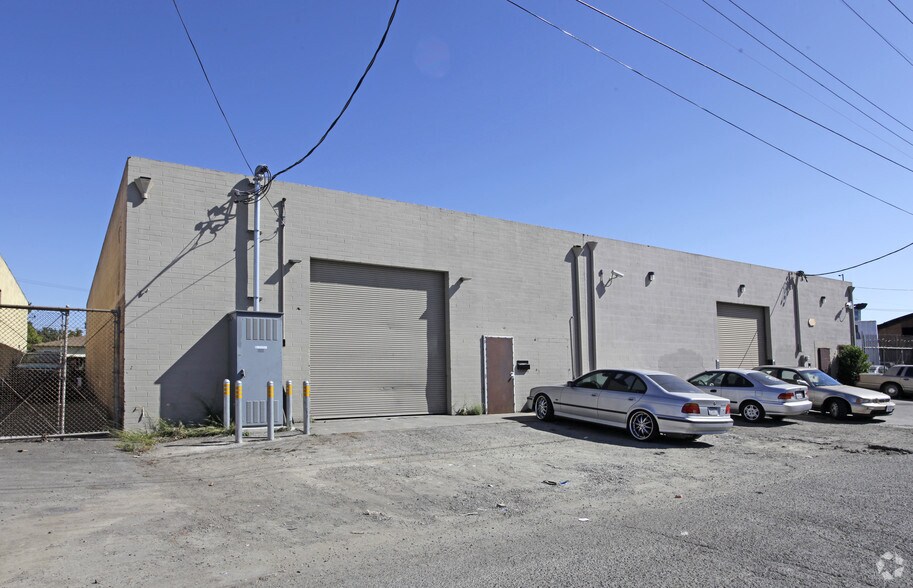 Primary Photo Of 950 89th Ave, Oakland Warehouse For Sale