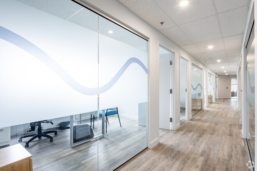 More Photos Of 666 Rue Sherbrooke O, Montréal Office Residential For Lease