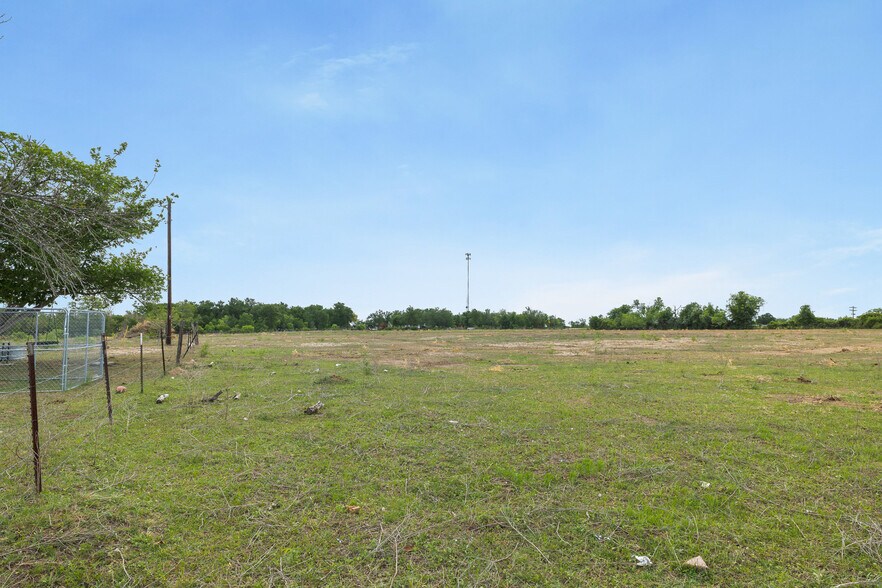 More Photos Of 9765 State Park Rd, Lockhart Land For Sale