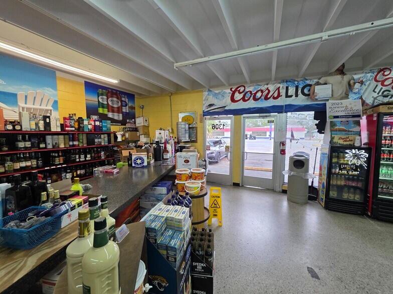 More Photos Of 1306 Coastal Hwy, Panacea Convenience Store For Sale