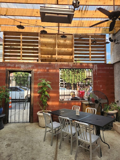 More Photos Of 914 N 2nd St, Philadelphia Restaurant For Lease