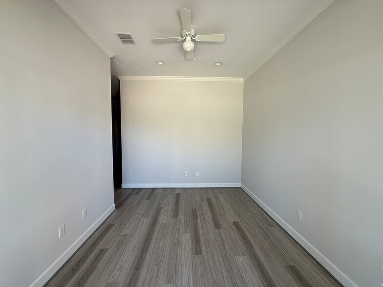 More Photos Of 1630 W Prosper Trl, Prosper Medical For Lease