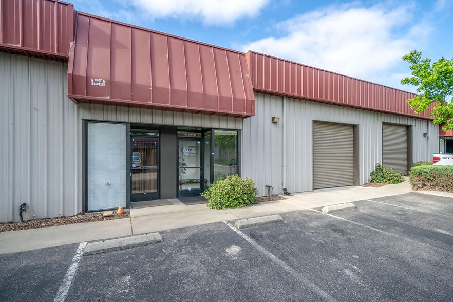 More Photos Of 708 Paso Robles St, Paso Robles Warehouse For Lease