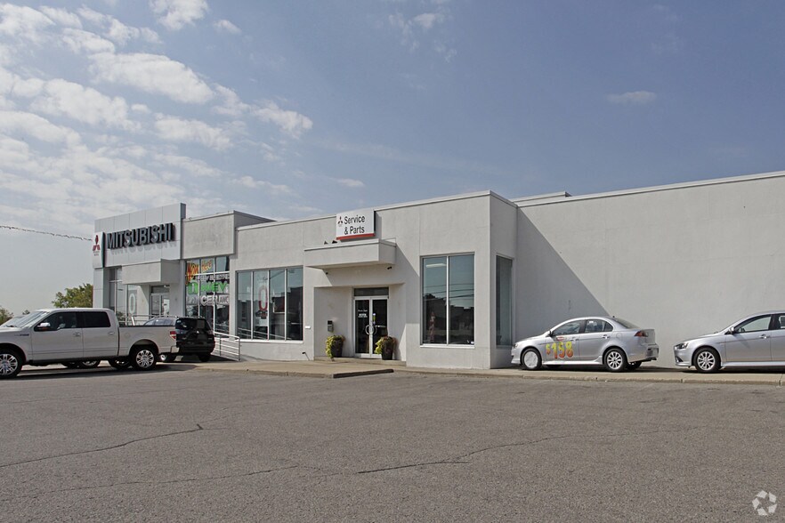 More Photos Of 11262 Yonge St, Richmond Hill Auto Dealership For Lease