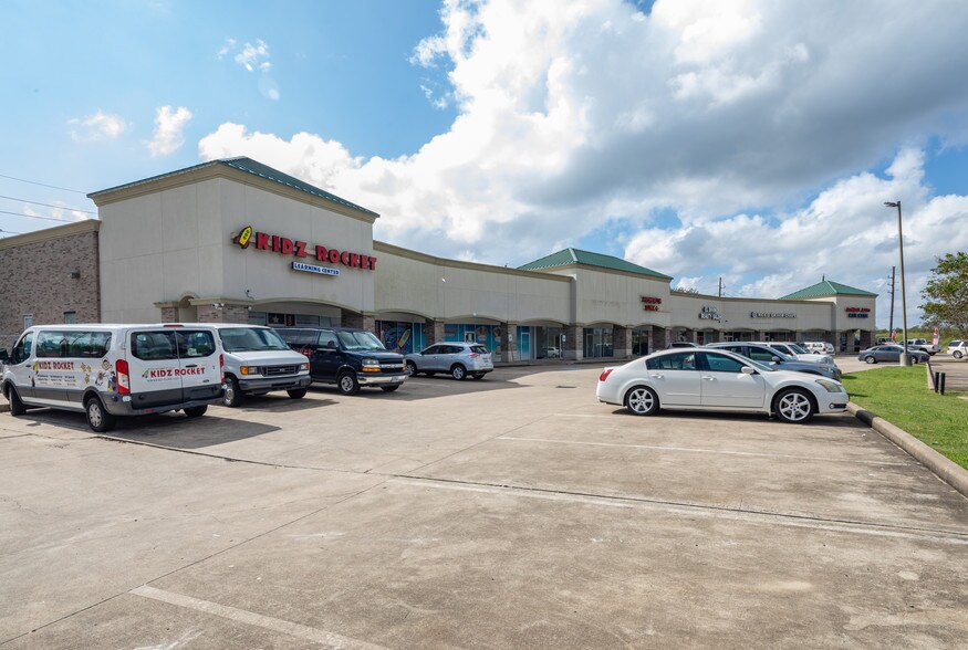 More Photos Of 15655 Westheimer Rd, Houston Unknown For Lease