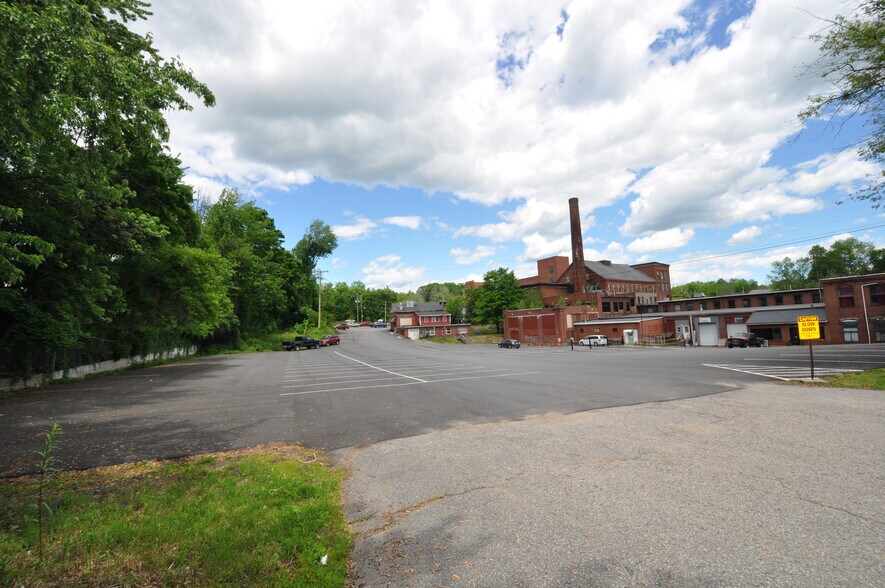 More Photos Of 73 Pickering Rd, Rochester Coworking Space