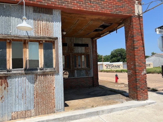 Primary Photo Of 219 N Bridge St, Brady Storefront For Sale