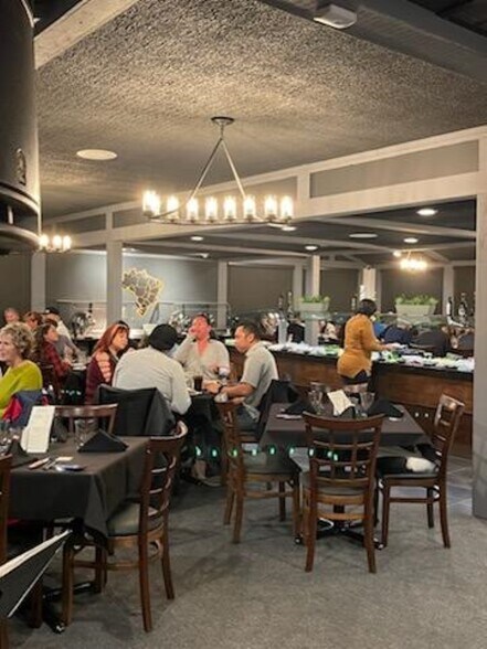 More Photos Of 909 Merchant St, Vacaville Restaurant For Lease