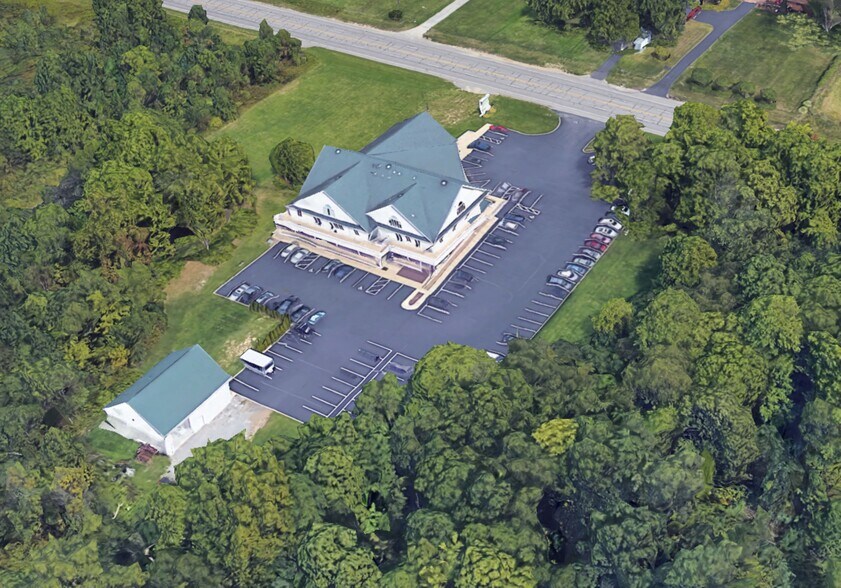 More Photos Of 972 Youngstown Kingsville Rd, Vienna Office For Sale