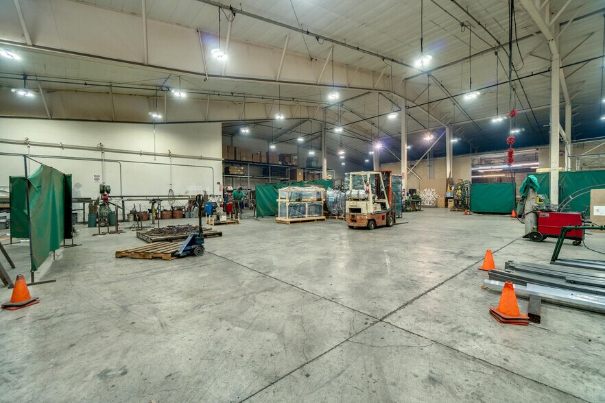 More Photos Of 1620-1720 W Airway Rd, Lebanon Manufacturing For Sale