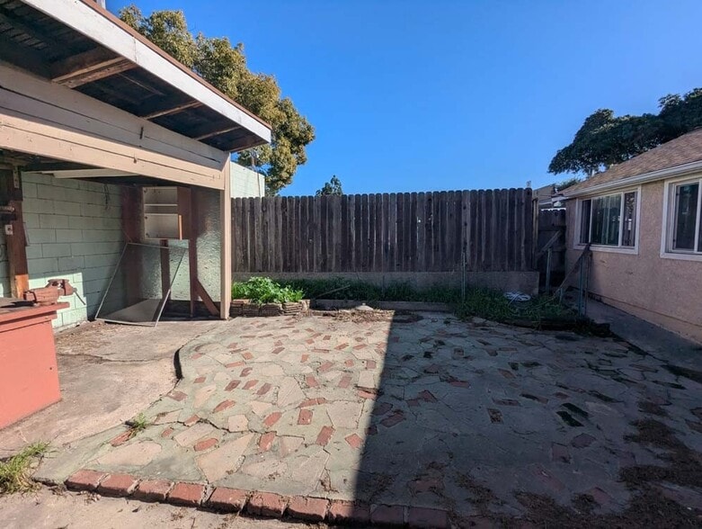 More Photos Of 702 Vesta St, Inglewood Manufacturing For Sale