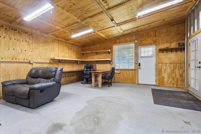 More Photos Of 377 N Canterbury Rd, Canterbury Manufacturing For Lease