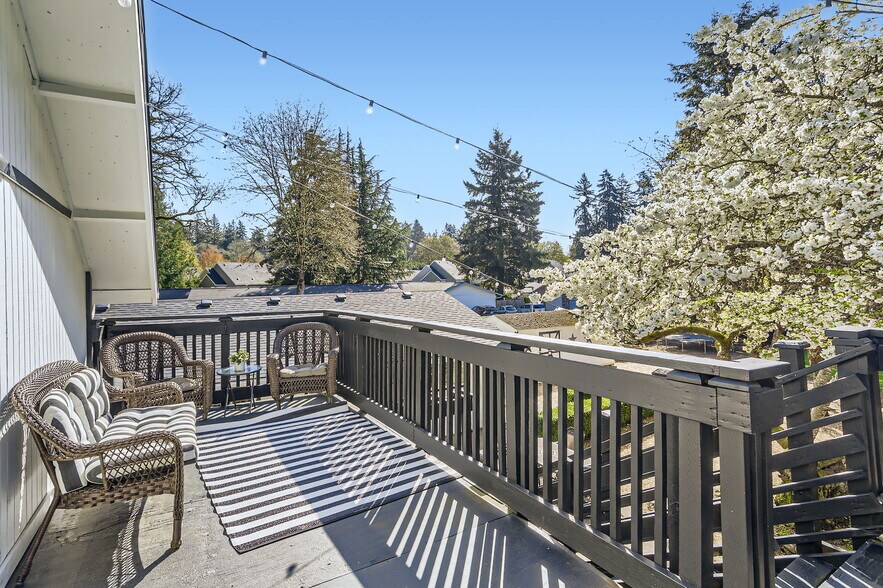 More Photos Of 5350 Lakeview Blvd, Lake Oswego Assisted Living For Sale