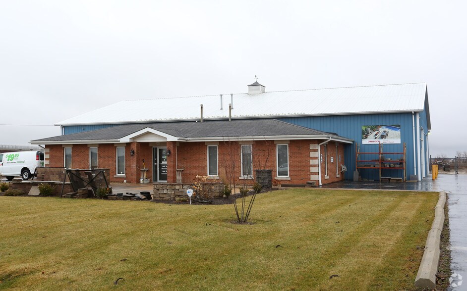 More Photos Of 825 E North St, Elburn Warehouse For Lease