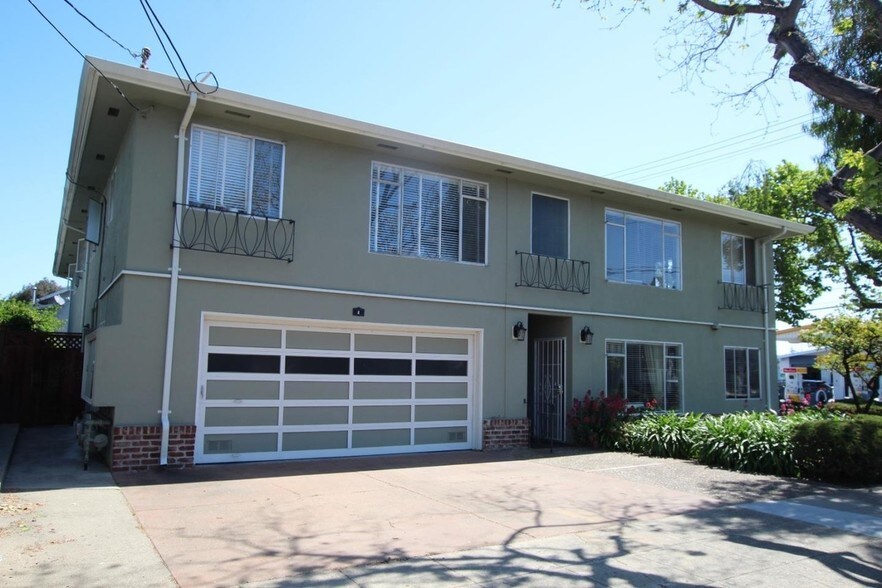 Primary Photo Of 2 Arundel Rd, Burlingame Apartments For Sale