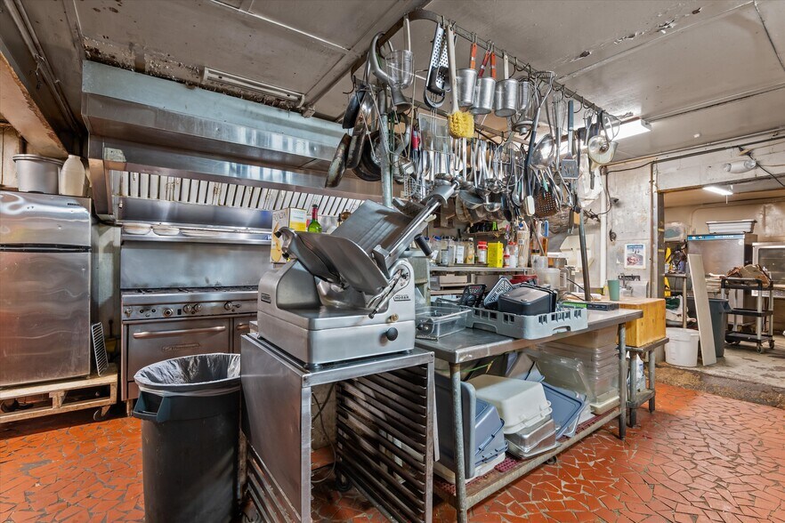 More Photos Of 3044 Deans Bridge Rd, Augusta Restaurant For Sale