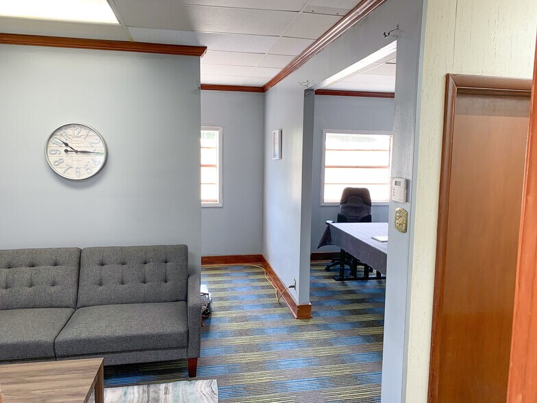 More Photos Of 2465 Commercial Park Dr, Mobile Office For Lease