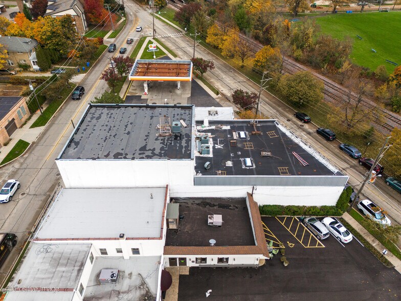 More Photos Of 2109-2119 Green Bay Rd, Highland Park Storefront Retail Residential For Sale