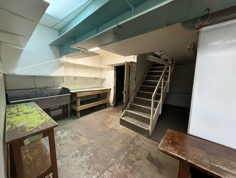 More Photos Of 1601-1607 N La Brea Ave, Los Angeles General Retail For Lease