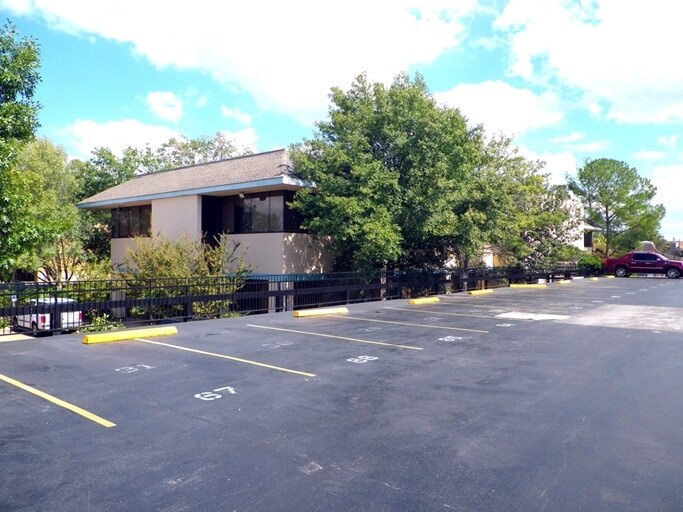 More Photos Of 800 Tully Rd, Houston Office For Sale