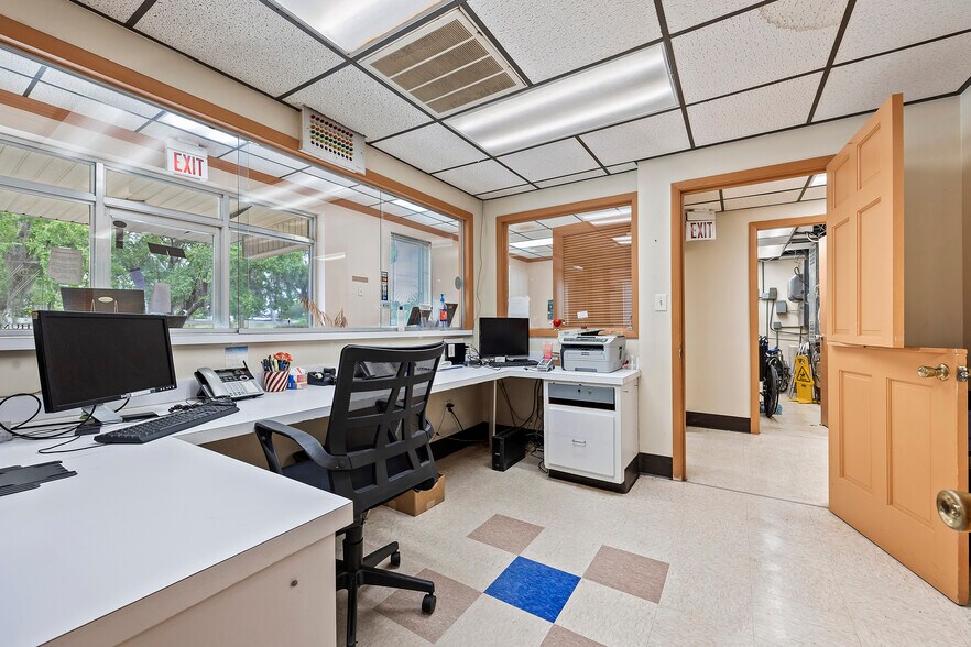 More Photos Of 1226 SW Main Blvd, Lake City Medical For Sale