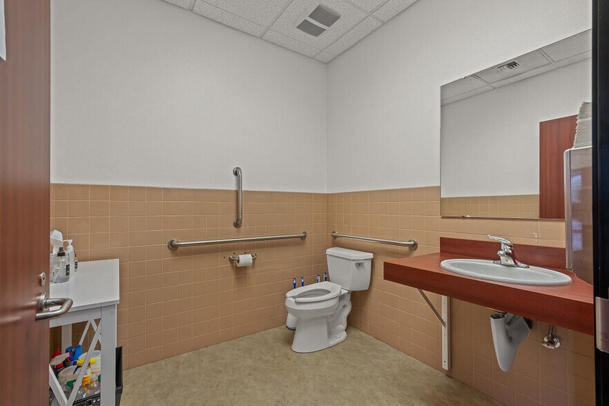 More Photos Of 1410 Lakeside Ct, Yakima Medical For Lease