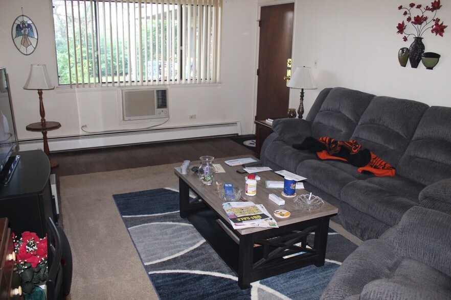 More Photos Of 536 Schroeder Ave, Peotone Apartments For Sale