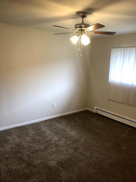 More Photos Of 2301 W 14 Mile Rd, Royal Oak Apartments For Sale