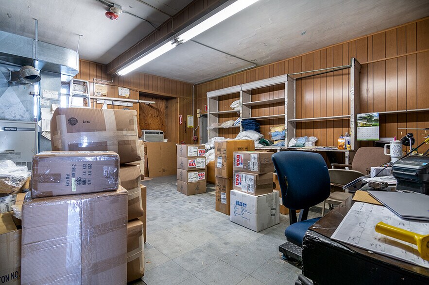 More Photos Of 12 Factory St, West Warwick Light Distribution For Sale