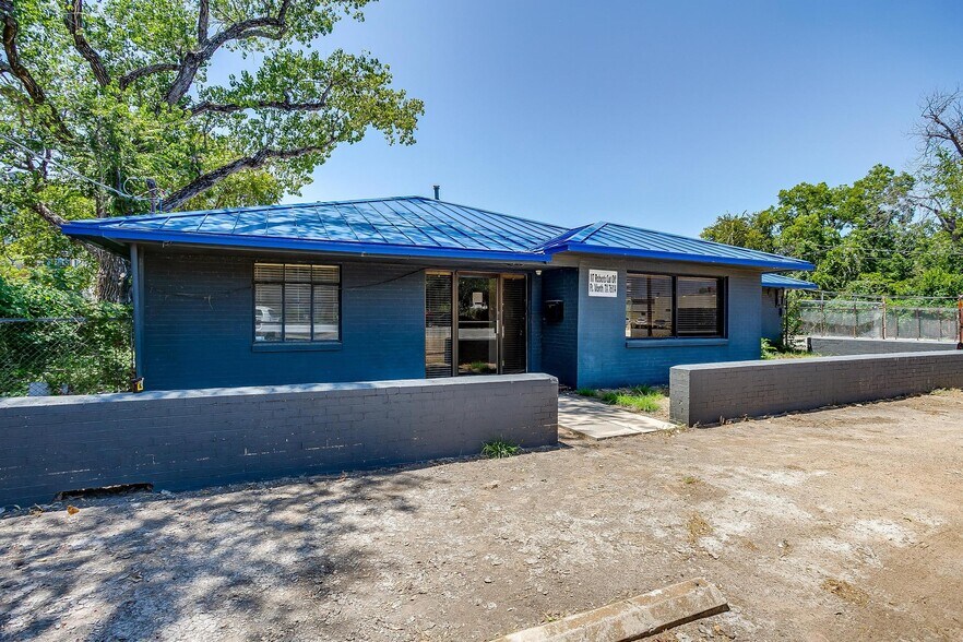 More Photos Of 117 Roberts Cut Off Rd, Fort Worth Warehouse For Sale