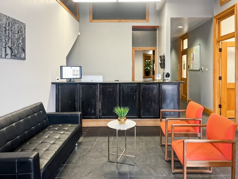 More Photos Of 2020 Eye St, Bakersfield Coworking Space