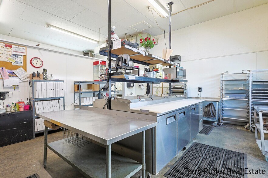 More Photos Of 246 Division St, Hesperia General Retail For Sale