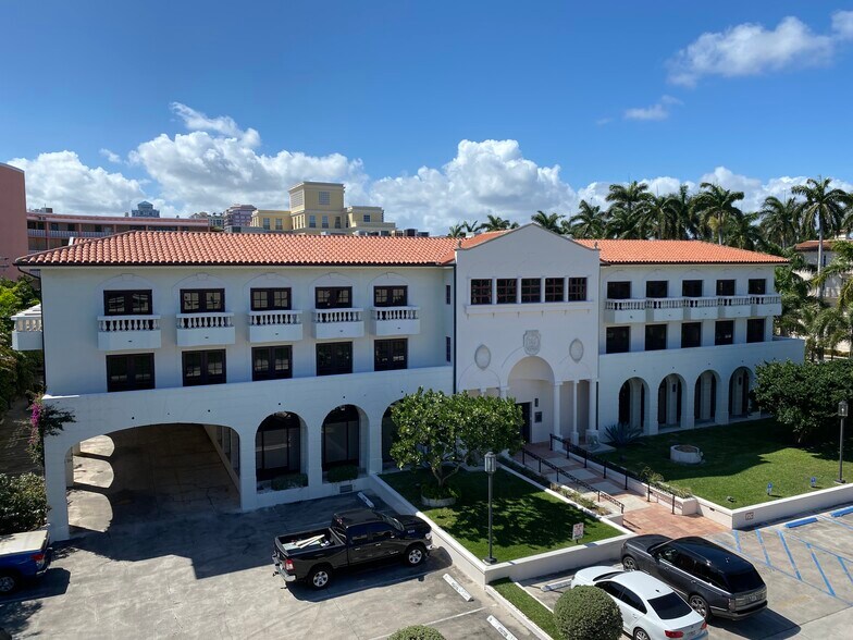 More Photos Of 440 Royal Palm Way, Palm Beach Office For Lease