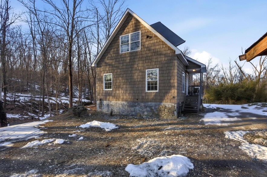 More Photos Of 106 Newport Bridge Rd, Warwick Multifamily For Sale