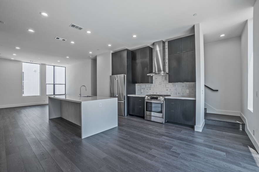 More Photos Of 4322 Roseland Ave, Dallas Apartments For Sale